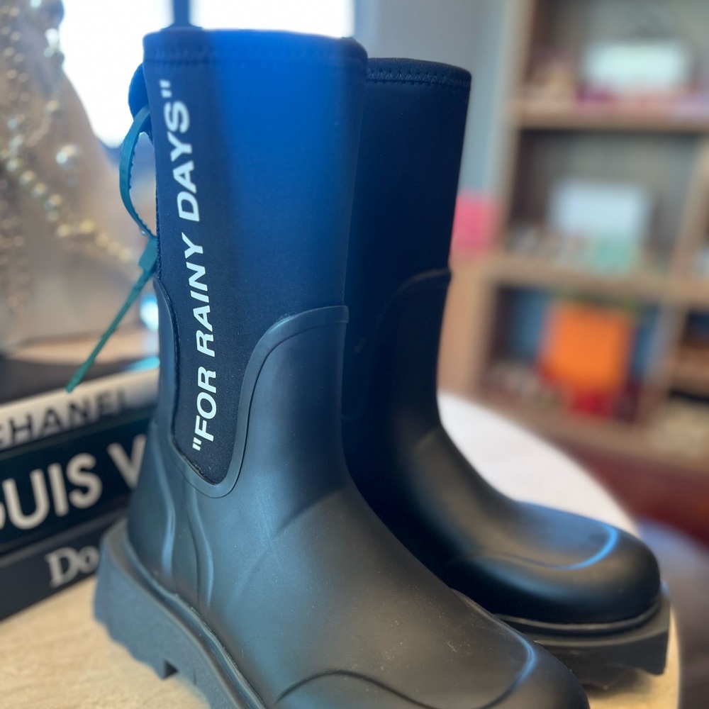 Brand new off white brand rain boots in size 36 or USA 6